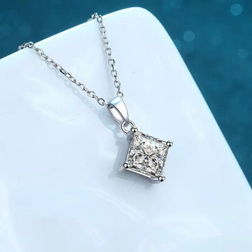 Princess Pendant (2.0 Carat)